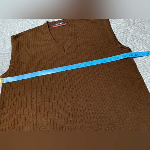 3/$20 Men’s JAY - JAY WINTER WEAR Brown Ribbed Sleeveless Sweater Vest Size 40 - Picture 5 of 7